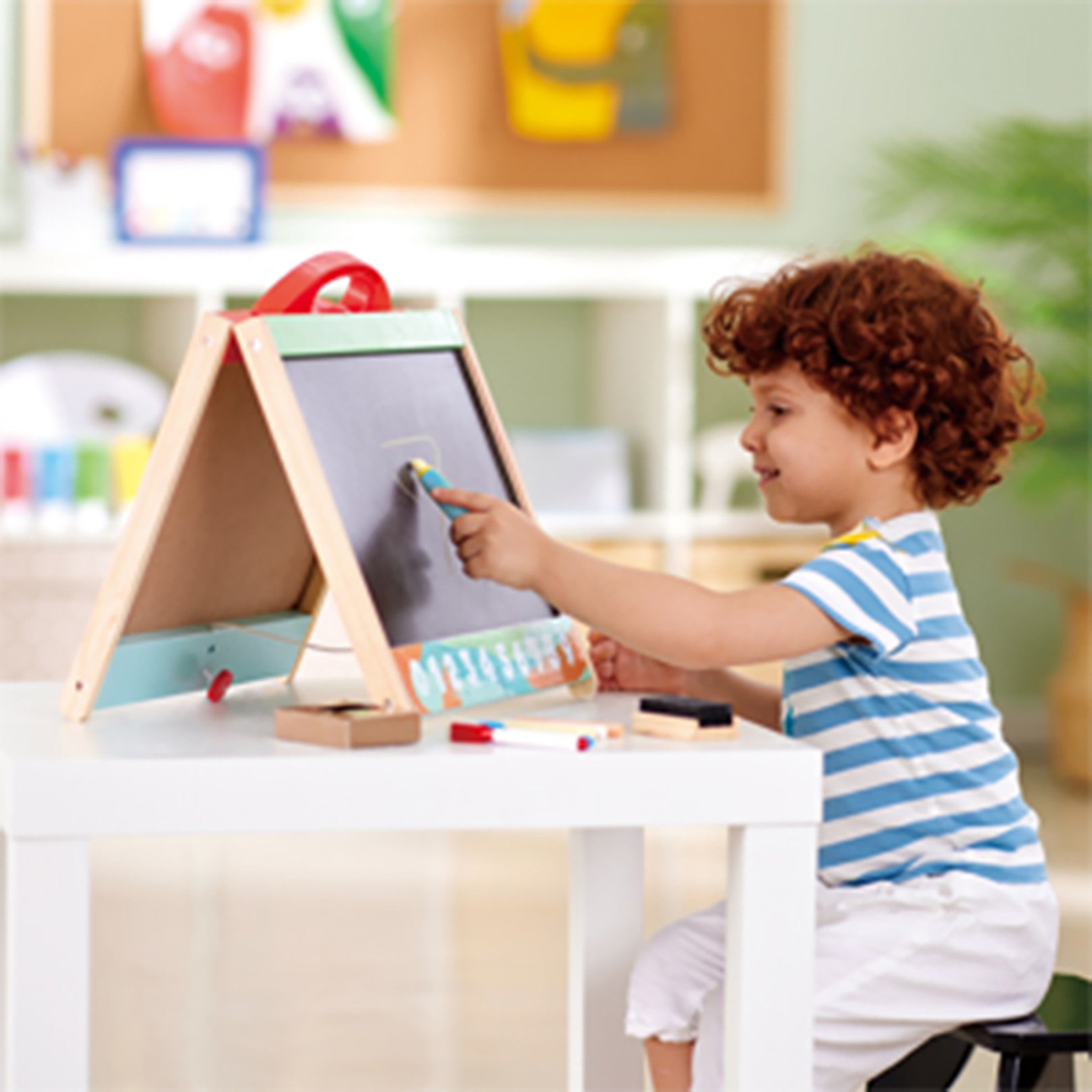 Store & Go Easel
