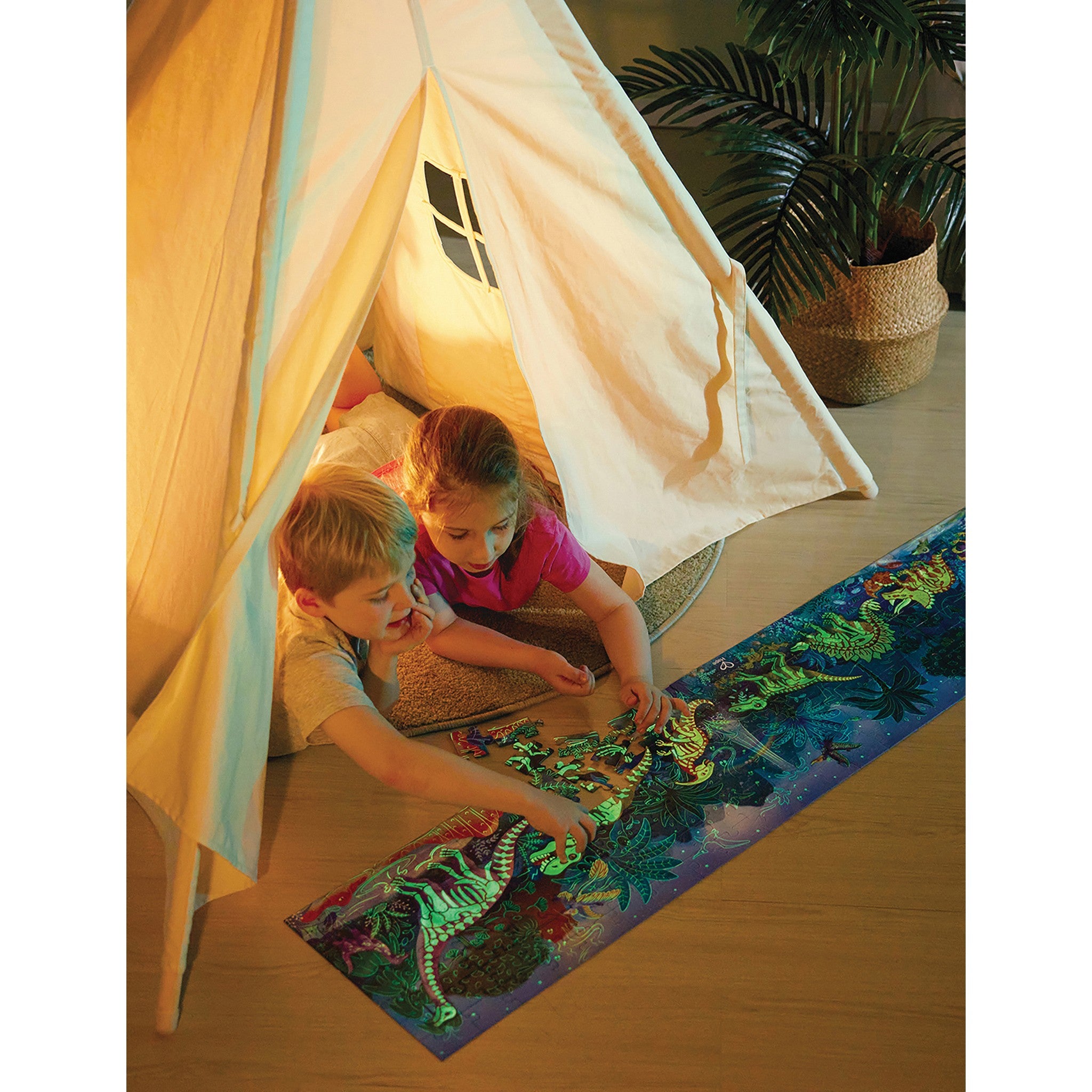 Dinosaurs Glow in the Dark 200 Piece Puzzle